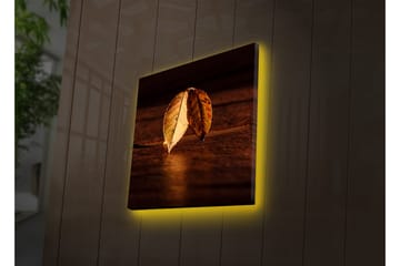 Lerretsbilde med LED-belysning 40x40 cm - To overlappende høstblader på en treflate - Gull / Brun / Grønn - Interiør - Maleri & posters - Lerretsbilder