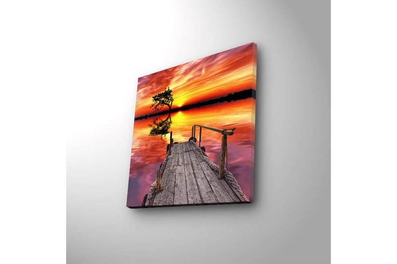 Lerretsbilde med LED-belysning 40x40 cm - Vakker solnedgang over en speilblank innsjø med en trebrygge og en ensom tretopp - Oransje / Rosa / Grønn - Interiør - Maleri & posters - Lerretsbilder