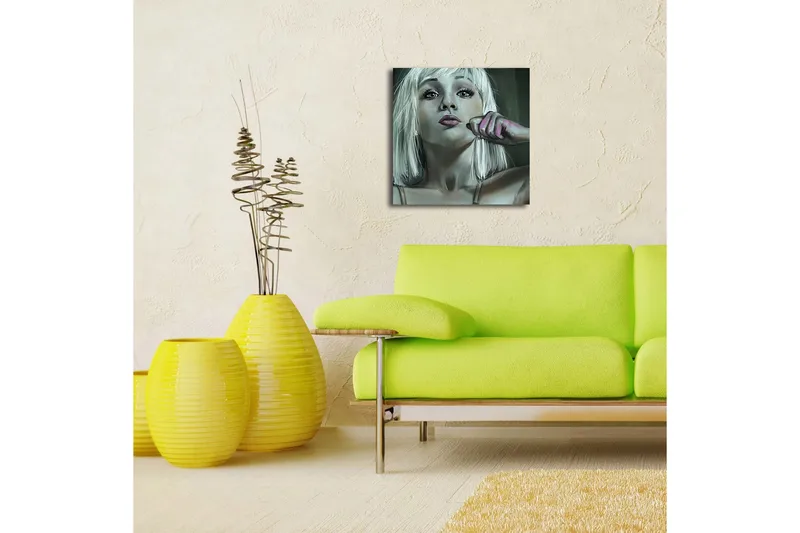 Lerretsbilde med LED-belysning 40x40 cm - Portrett av en kvinne med blondt hår og en selvsikker positur - Lys grå / Rosa / Mørk grønn - Interiør - Maleri & posters - Lerretsbilder