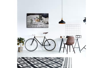 Lerretsbilde med LED-belysning 45x70 cm - Astronaut på måneoverflaten med månelander og amerikansk flagg - Grå / Svart / Gull - Interiør - Maleri & posters - Lerretsbilder