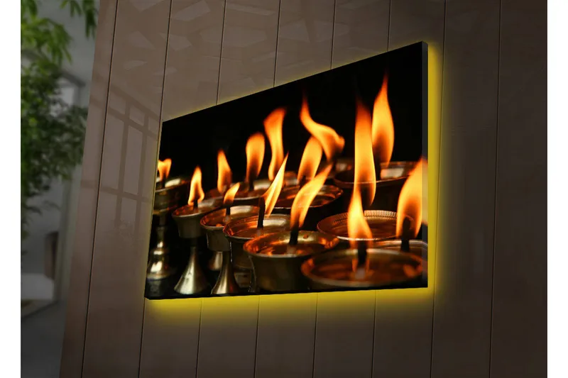Lerretsbilde med LED-belysning 45x70 cm - Flammer fra oljelamper som sprer varme og lys - Oransje / Gull / Svart - Interiør - Maleri & posters - Lerretsbilder
