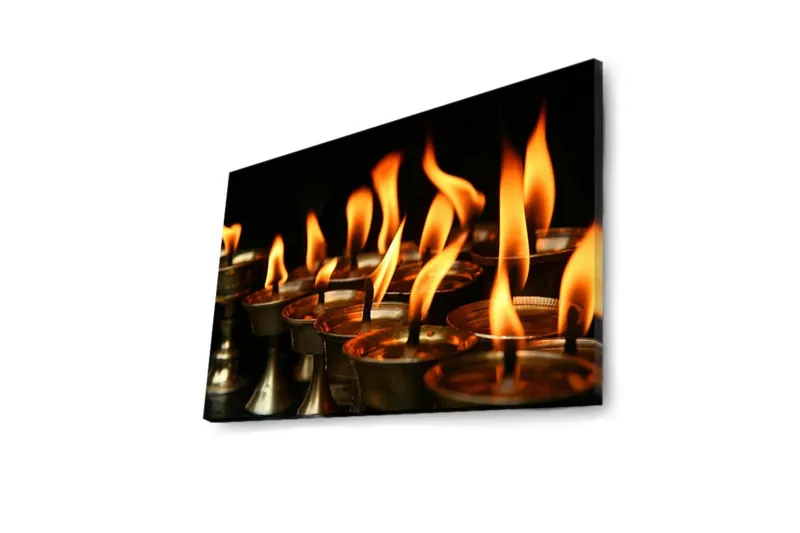 Lerretsbilde med LED-belysning 45x70 cm - Flammer fra oljelamper som sprer varme og lys - Oransje / Gull / Svart - Interiør - Maleri & posters - Lerretsbilder
