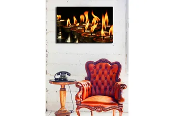 Lerretsbilde med LED-belysning 45x70 cm - Flammer fra oljelamper som sprer varme og lys - Oransje / Gull / Svart - Interiør - Maleri & posters - Lerretsbilder