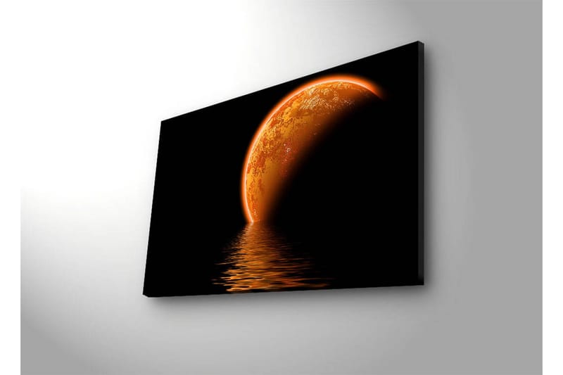 Lerretsbilde med LED-belysning 45x70 cm - Glødende planet reflektert i en mørk vannoverflate - Oransje / Svart - Interiør - Maleri & posters - Lerretsbilder