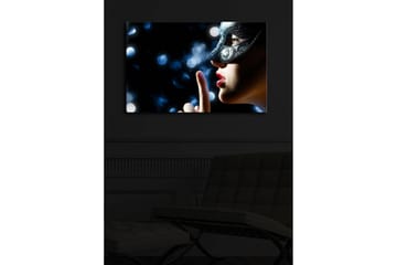 Lerretsbilde med LED-belysning 45x70 cm - Mystisk kvinne med maske som lager en stillhetsgest - Svart / Hudtone / Rød - Interiør - Maleri & posters - Lerretsbilder