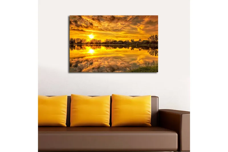 Lerretsbilde med LED-belysning 45x70 cm - Solnedgang over en speilblank innsjø med trær og grøntområder rundt - Gull / Oransje / Grønn - Interiør - Maleri & posters - Lerretsbilder