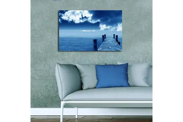 Lerretsbilde med LED-belysning 45x70 cm - Stilleben av en brygge som strekker seg ut over et blått hav under en dramatisk himmel - Blå / Grå / Hvit - Interiør - Maleri & posters - Lerretsbilder