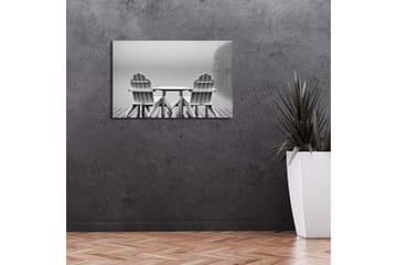 Lerretsbilde med LED-belysning 45x70 cm - To hvite stoler ved en rolig innsjø - Hvit / Grå - Interiør - Maleri & posters - Lerretsbilder