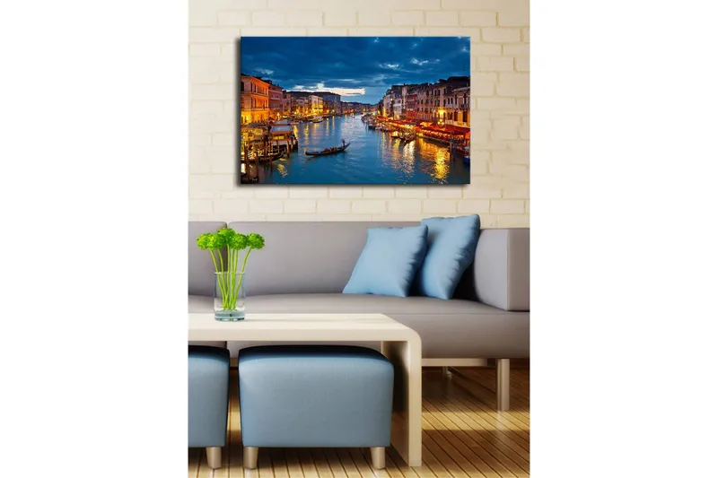 Lerretsbilde med LED-belysning 45x70 cm - Vakker utsikt over en kanal i Venezia med opplyste bygninger ved vannet - Blå / Oransje / Grønn - Interiør - Maleri & posters - Lerretsbilder