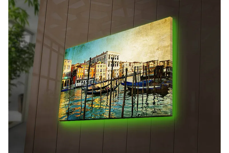 Lerretsbilde med LED-belysning 45x70 cm - Vakker venetiansk kanal med fargerike bygninger og båter - Blå / Oransje / Grønn - Interiør - Maleri & posters - Lerretsbilder