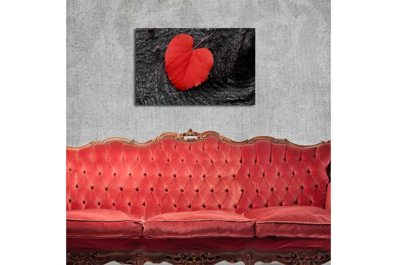 Lerretsbilde med LED-belysning 50x70 cm - Røde hjerteformede blader på en mørk treflate - Rød / Svart - Interiør - Maleri & posters - Lerretsbilder