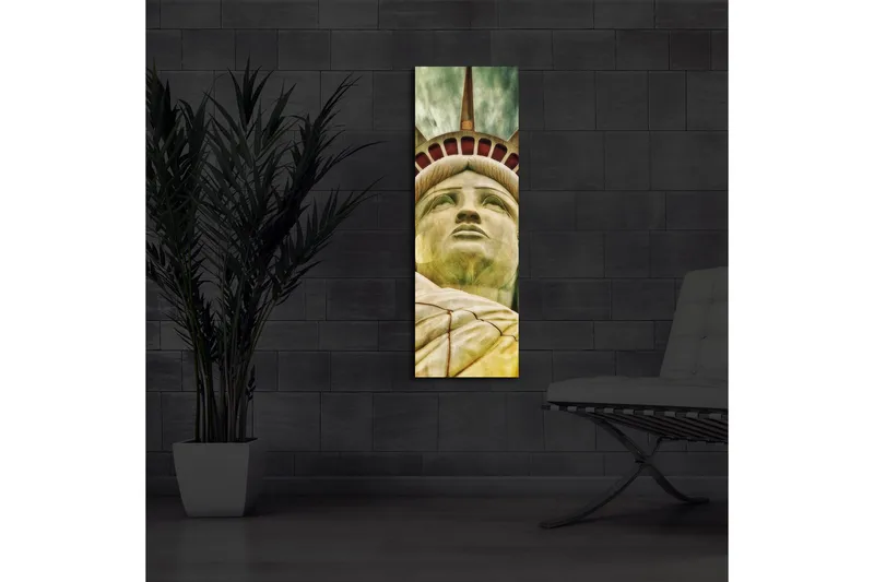 Lerretsbilde med LED-belysning 90x30 cm - Frihetsgudinnen med fokus på ansiktet og kronen - Grønn / Gul / Rød - Interiør - Maleri & posters - Lerretsbilder
