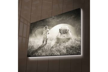 Lerretsbilde med LED-belysning - Astronaut i et futuristisk landskap med et romskip - Svart / Hvit / Grå - Interiør - Maleri & posters - Lerretsbilder