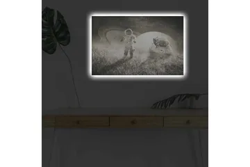 Lerretsbilde med LED-belysning - Astronaut i et futuristisk landskap med et romskip - Svart / Hvit / Grå - Interiør - Maleri & posters - Lerretsbilder