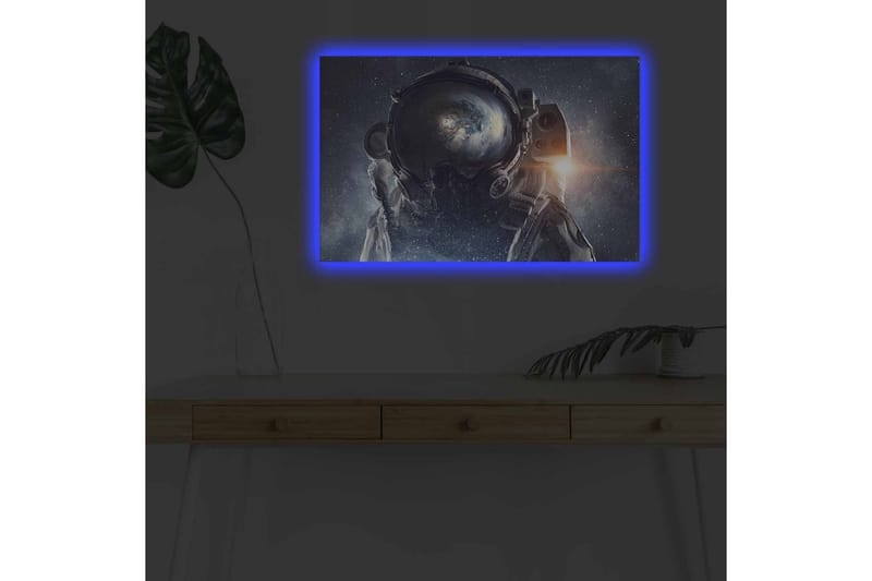 Lerretsbilde med LED-belysning - Astronaut med jorden synlig i hjelmen mot en stjerneklar bakgrunn - Mørk blå / Svart / Hvit - Interiør - Maleri & posters - Lerretsbilder