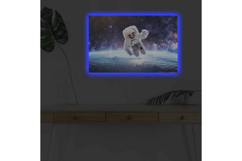Lerretsbilde med LED-belysning - Astronaut som svever i rommet over jorden - Hvit / Blå / Svart - Interiør - Maleri & posters - Lerretsbilder