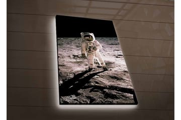 Lerretsbilde med LED-belysning - Astronaut på månens overflate - Svart / Grå / Hvit - Interiør - Maleri & posters - Lerretsbilder