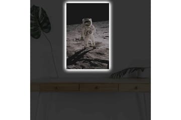 Lerretsbilde med LED-belysning - Astronaut på månens overflate - Svart / Grå / Hvit - Interiør - Maleri & posters - Lerretsbilder
