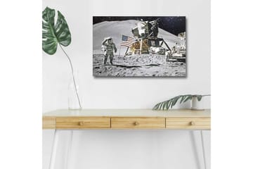 Lerretsbilde med LED-belysning - Astronaut på måneoverflaten med månelander og amerikansk flagg - Grå / Svart / Gull - Interiør - Maleri & posters - Lerretsbilder