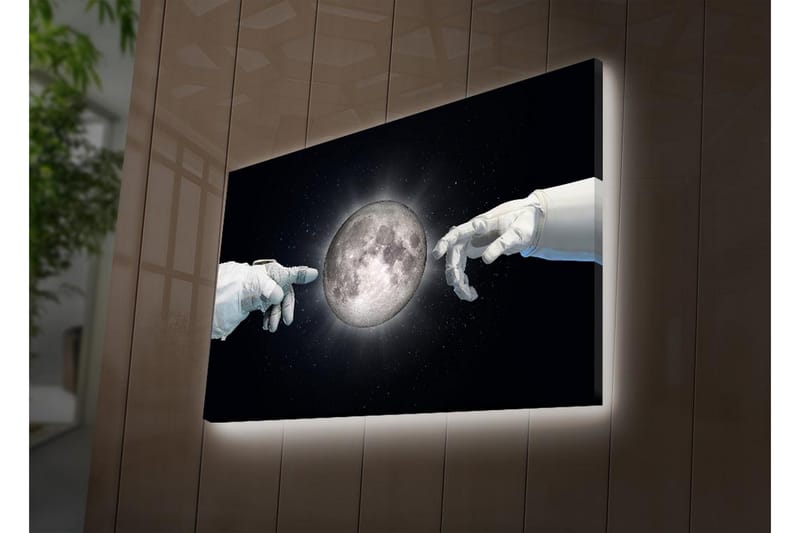 Lerretsbilde med LED-belysning - Astronauthender rekker mot månen - Hvit / Svart / Grå - Interiør - Maleri & posters - Lerretsbilder