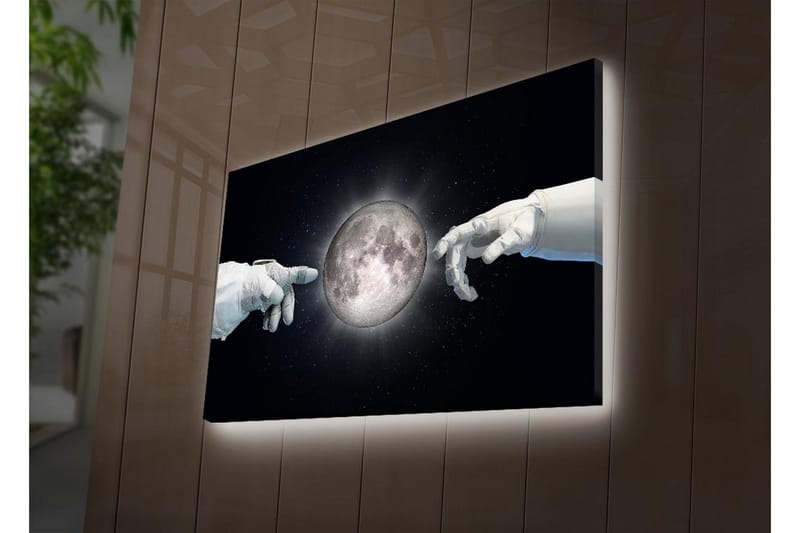 Lerretsbilde med LED-belysning - Astronauthender rekker mot månen - Hvit / Svart / Grå - Interiør - Maleri & posters - Lerretsbilder