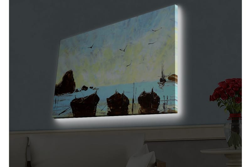 Lerretsbilde med LED-belysning - Båter på en rolig strandlinje under en klar himmel - Blå / Brun / Gul - Interiør - Maleri & posters - Lerretsbilder