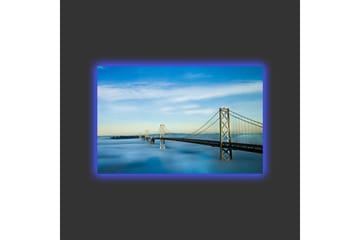 Lerretsbilde med LED-belysning - Bro over tåkete vannflate med klar himmel - Blå / Grå / Hvit - Interiør - Maleri & posters - Lerretsbilder