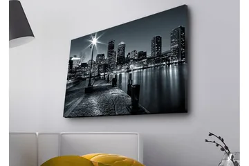 Lerretsbilde med LED-belysning - Bylandskap i svart-hvitt med refleksjoner i vannet - Svart / Grå - Interiør - Maleri & posters - Lerretsbilder