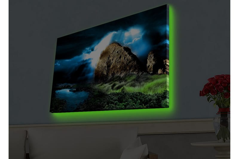 Lerretsbilde med LED-belysning - Dramatisk landskap med klipper og stormfulle skyer, Mørk blå / Grønn / Svart
