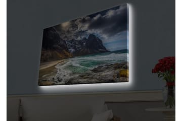 Lerretsbilde med LED-belysning - Dramatiske fjell med snø og en turkis strand - Mørkegrå / Turkis / Beige - Interiør - Maleri & posters - Lerretsbilder