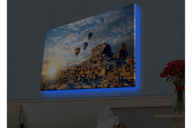 Lerretsbilde med LED-belysning - Fargerike varmluftsballonger som svever over et fjelllandskap med solnedgang, Gull / Blå / Oransje