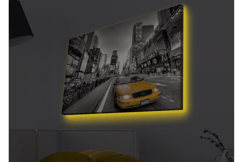 Lerretsbilde med LED-belysning - Gul taxi i et svart-hvitt bybilde av Times Square - Gul / Svart / Grå - Interiør - Maleri & posters - Lerretsbilder