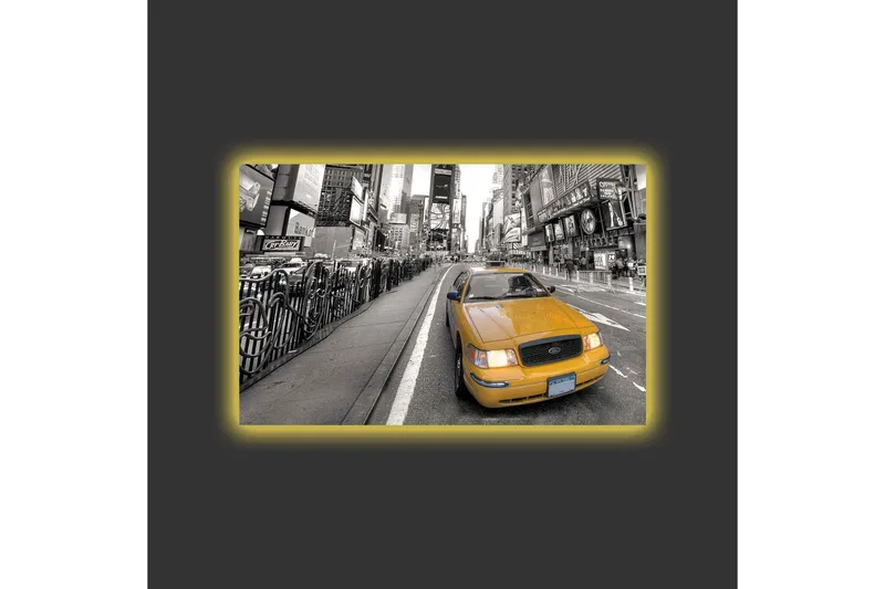Lerretsbilde med LED-belysning - Gul taxi i et svart-hvitt bybilde av Times Square - Gul / Svart / Grå - Interiør - Maleri & posters - Lerretsbilder