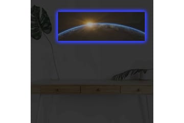 Lerretsbilde med LED-belysning - Jorden sett fra verdensrommet med en soloppgang i horisonten - Blå / Oransje / Svart - Interiør - Maleri & posters - Lerretsbilder