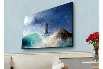 Lerretsbilde med LED-belysning - Kystlandskap med et fyrtårn omgitt av sterke bølger - Mørk blå / Turkis / Hvit - Interiør - Maleri & posters - Lerretsbilder