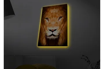 Lerretsbilde med LED-belysning - Majestetisk løvehode i nærbilde - Gull / Brun / Svart - Interiør - Maleri & posters - Lerretsbilder