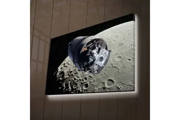 Lerretsbilde med LED-belysning - Romfartøy i bane rundt månen - Grå / Svart / Sølv - Interiør - Maleri & posters - Lerretsbilder