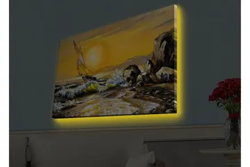 Lerretsbilde med LED-belysning - Seilbåt på en gyllen havhorisont - Gull / Blå / Grønn - Interiør - Maleri & posters - Lerretsbilder