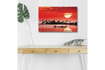Lerretsbilde med LED-belysning - Solnedgang over en rolig innsjø med silhuetter av palmer og en båt - Rød / Svart / Oransje - Interiør - Maleri & posters - Lerretsbilder