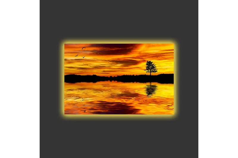 Lerretsbilde med LED-belysning - Solnedgang over en speilblank innsjø med en silhuett av et tre - Gull / Oransje / Svart - Interiør - Maleri & posters - Lerretsbilder