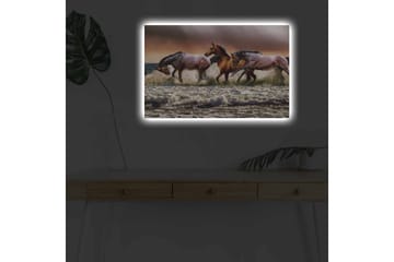 Lerretsbilde med LED-belysning - Sprudlende hester galopperer gjennom bølgene ved havet - Brun / Beige / Blå - Interiør - Maleri & posters - Lerretsbilder