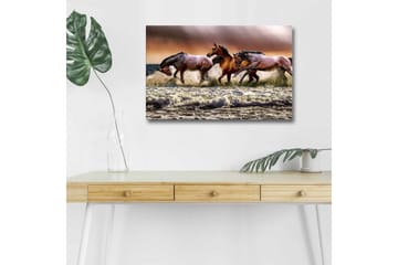 Lerretsbilde med LED-belysning - Sprudlende hester galopperer gjennom bølgene ved havet - Brun / Beige / Blå - Interiør - Maleri & posters - Lerretsbilder