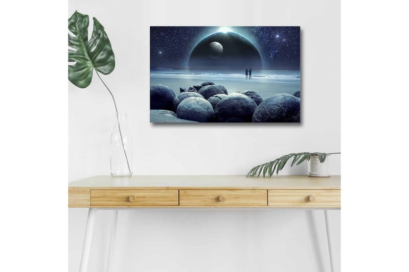 Lerretsbilde med LED-belysning - Stjernehimmel med to silhuetter på en strand og store steiner i forgrunnen - Mørk blå / Grå / Svart - Interiør - Maleri & posters - Lerretsbilder