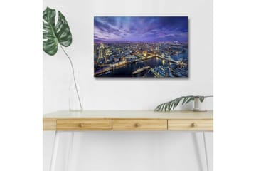 Lerretsbilde med LED-belysning - Storslått utsikt over en by i skumringen med elver og broer - Mørk blå / Lilla / Gyllen - Interiør - Maleri & posters - Lerretsbilder