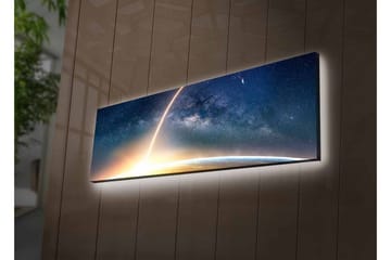 Lerretsbilde med LED-belysning - Storslått utsikt over jorden med en stjernehimmel og en lys stråle som strekker seg ut i rommet - Mørk blå / Lys oransje / Hvit - Interiør - Maleri & posters - Lerretsbilder
