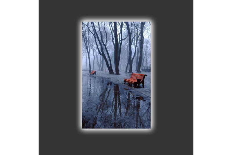 Lerretsbilde med LED-belysning - Tåke over en park med benker og refleksjoner i sølepytter - Mørk blå / Grå / Oransje - Interiør - Maleri & posters - Lerretsbilder