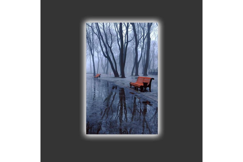 Lerretsbilde med LED-belysning - Tåke over en park med benker og refleksjoner i sølepytter - Mørk blå / Grå / Oransje - Interiør - Maleri & posters - Lerretsbilder