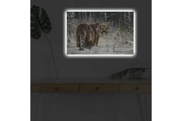 Lerretsbilde med LED-belysning - Tiger i snødekt skogsmiljø - Oransje / Hvit / Grå - Interiør - Maleri & posters - Lerretsbilder