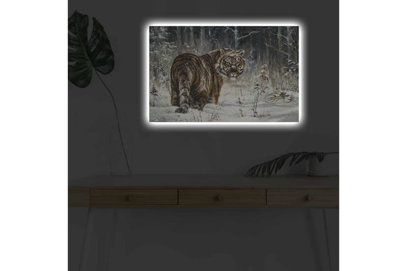 Lerretsbilde med LED-belysning - Tiger i snødekt skogsmiljø - Oransje / Hvit / Grå - Interiør - Maleri & posters - Lerretsbilder