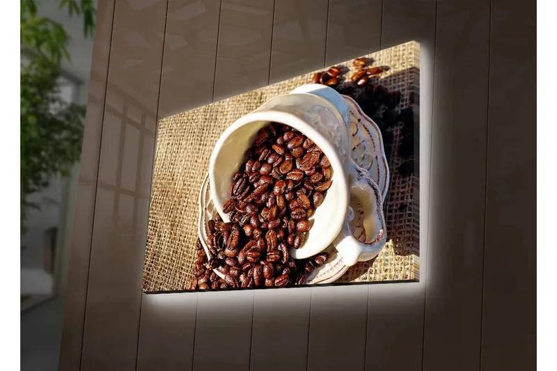 Lerretsbilde med LED-belysning - Utkast til en kopp med kaffebønner spredt over et jutestoff - Mørk brun / Beige - Interiør - Maleri & posters - Lerretsbilder